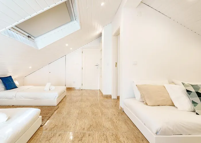 Charming Apartment-1 Minute To The Lägenhet *