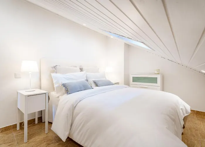 Lägenhet Charming Apartment-1 Minute To The *