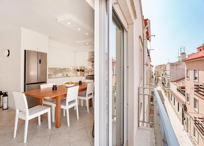 Charming Apartment-1 Minute To The Lägenhet