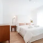 Charming Apartment-1 Minute To The