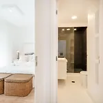 Charming Apartment-1 Minute To The *