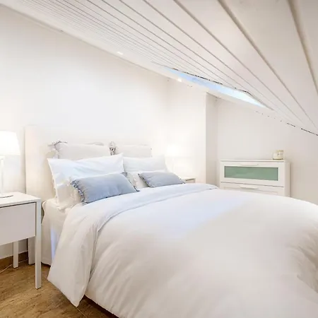 Apartamento Charming Apartment-1 Minute To The *