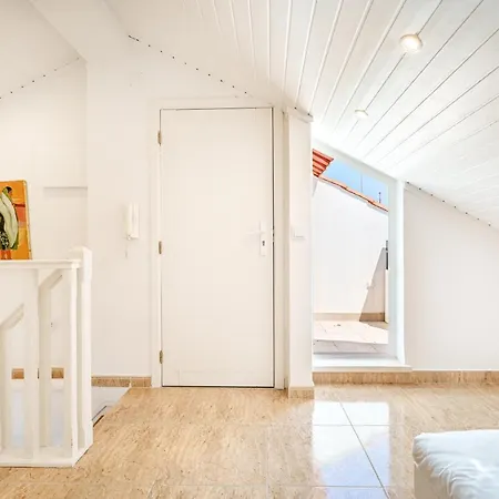 Apartmán Charming Apartment-1 Minute To The