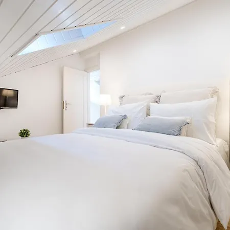Charming Apartment-1 Minute To The Apartmán